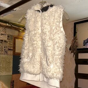 Me Jane Cream Fuzzy Vest